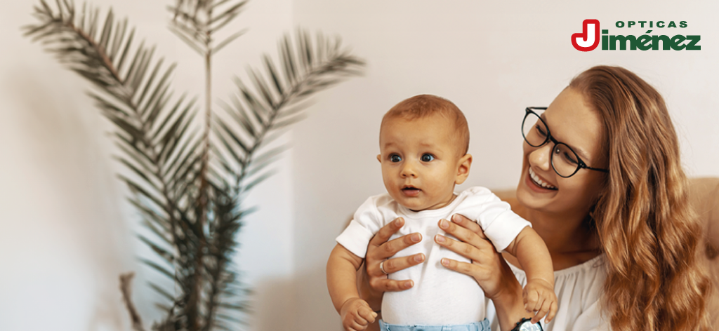 En los ojos de mamá Óptica Jiménez